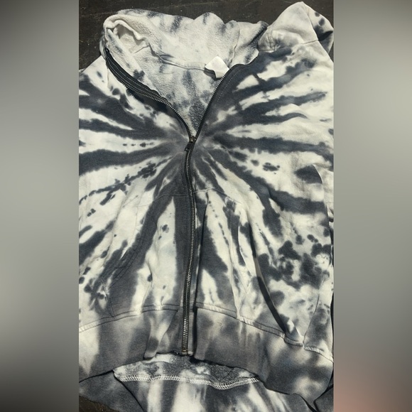 Tie dye jackets size L in both - Picture 3 of 4